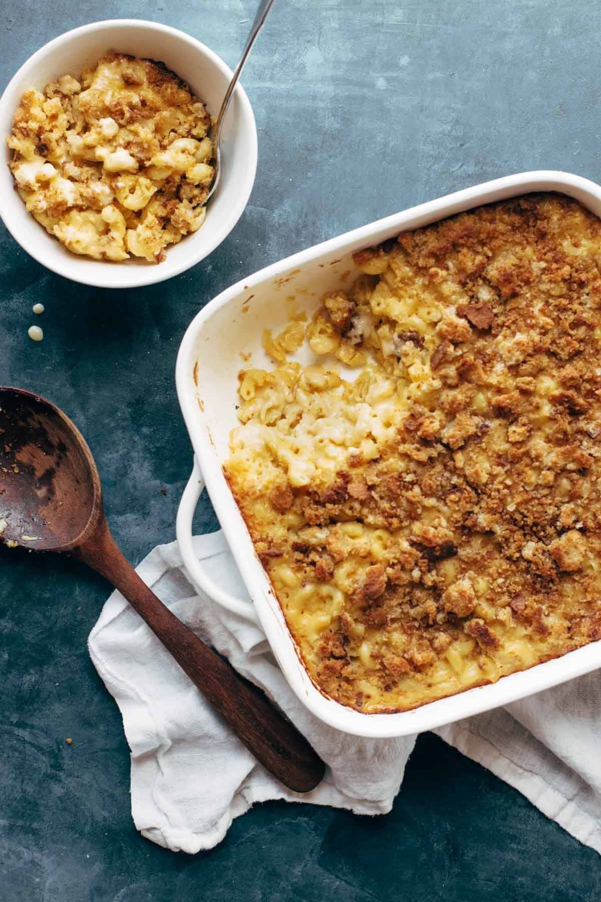 Baked Mac and Cheese - simple ingredients, OMG mac and cheese vibes. perfect comfort food! | pinchofyum.com Baked Mac and Cheese - simple ingredients, OMG mac and cheese vibes. perfect comfort food! | pinchofyum.com